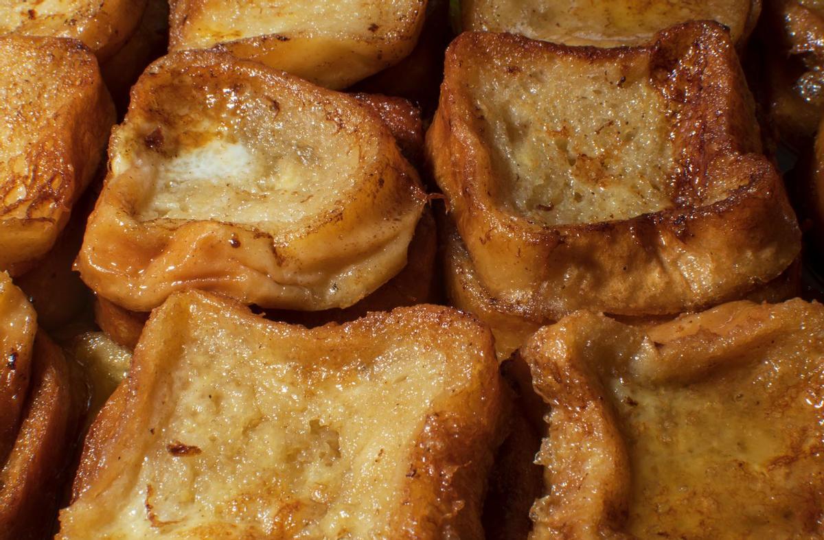 Recetas típicas de Semana Santa: Torrijas, receta tradicional paso a paso.