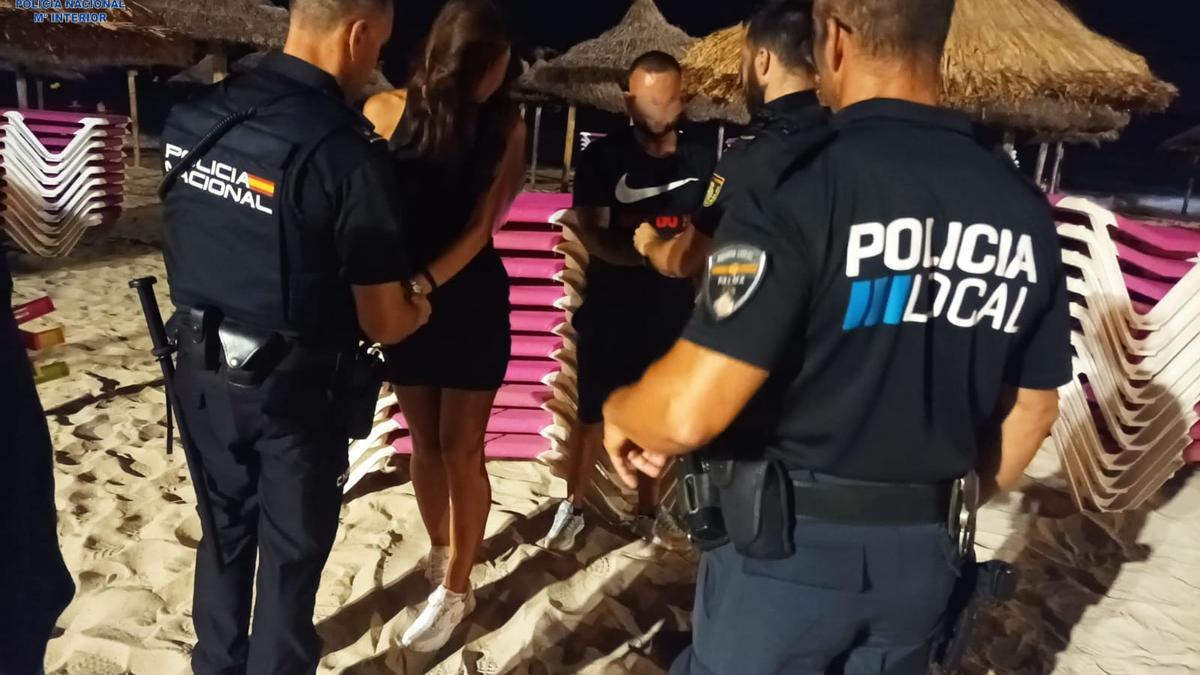 Delincuentes detenidos el martes por agentes de Policía Nacional y Local en la Playa de Palma.