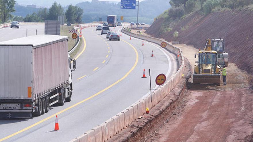 Obres d&#039;ampliació de l&#039;autopista a Sant Julià de Ramis.