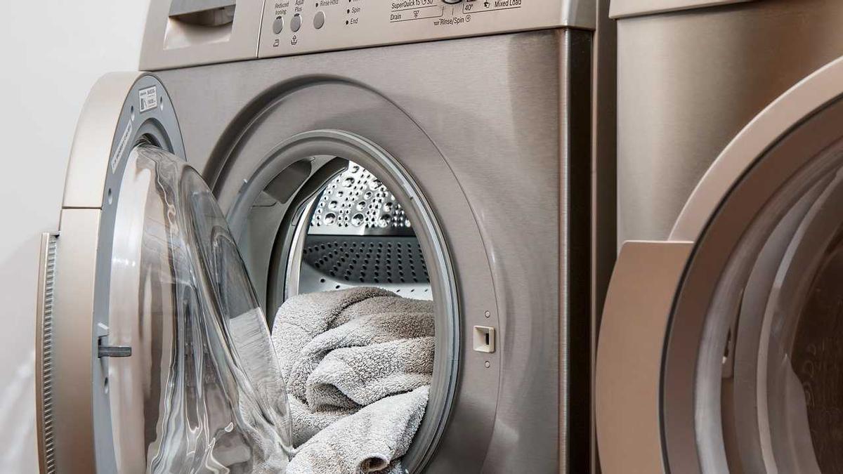 Tres trucs per aconseguir que la roba surti més neta de la rentadora