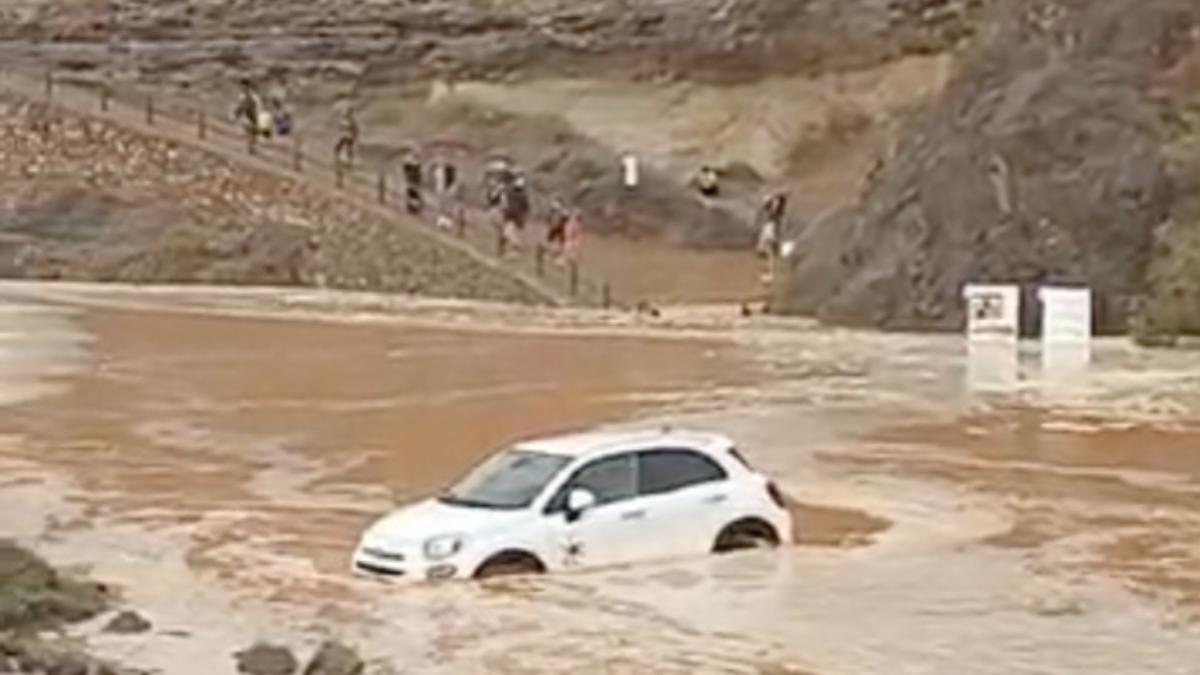 Atrapados en las cuevas de Ajut (Fuerteventura) por las fuertes lluvias