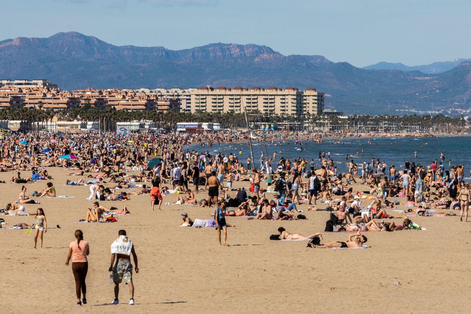 Domingo de Fallas... ¿o de playa?