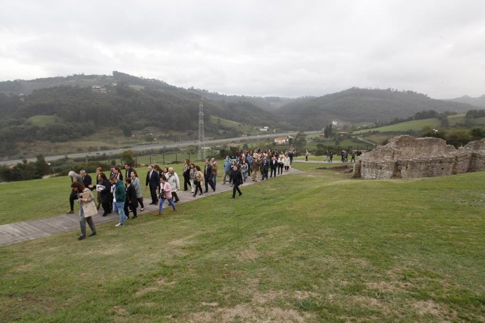 Mary Beard visitando la Villa Romana de Veranes