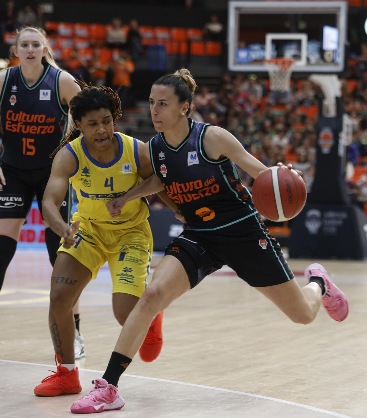 Valencia BC - Spar Gran Canaria de Liga Femenina Endesa de baloncesto Valencia BC - Spar Gran Canaria de Liga Femenina Endesa de baloncesto