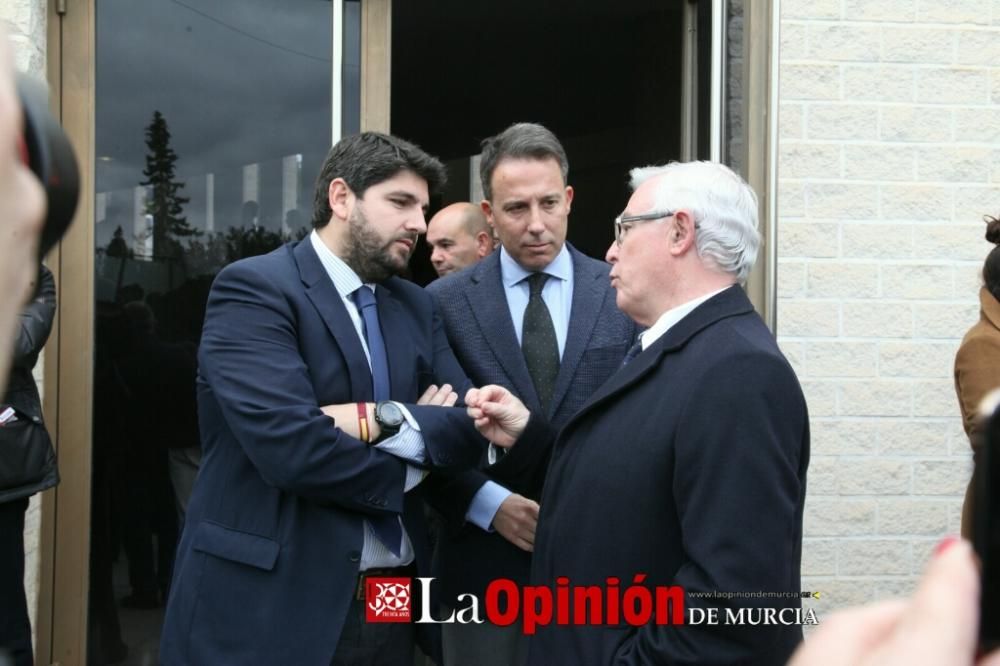 Familiares y amigos dan el último adiós a José Antonio Pujante en el tanatorio Lázaro de Lorca