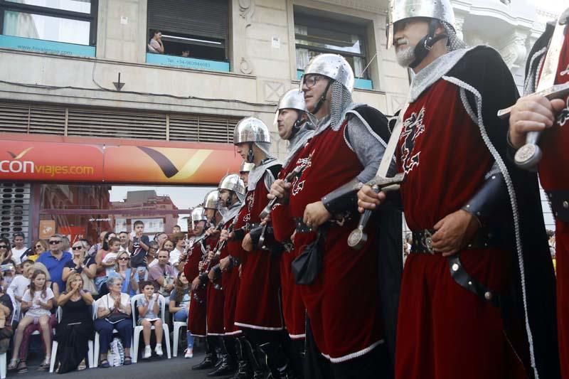 Actos del 9 d'Octubre: Desfile de Moros y Cristianos