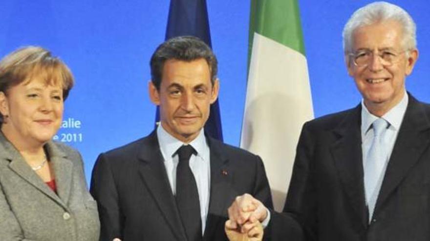 Merkel, Sarkozy y Monti durante un encuentro en Estrasburgo.