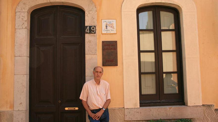 Miquel Duran, a la porta de la Fundació Pla de Palafrugell.