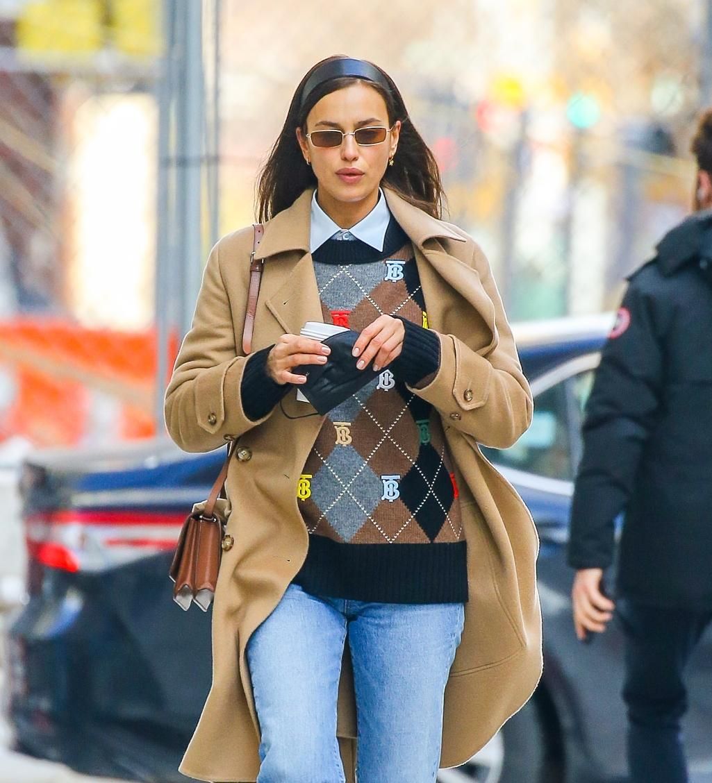 Irina Shayk con jersey de rombos