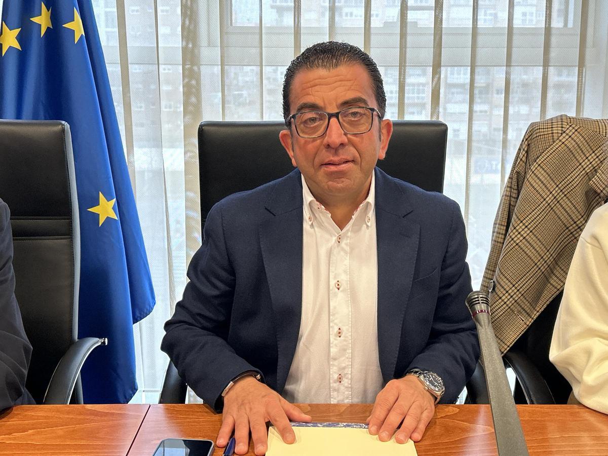 El presidente de la Comunidad de Regantes de Librilla, Francisco Provencio García, este lunes en la Comisión del Trasvase.