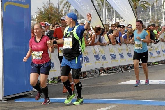 9.000 Läufer aus 49 Ländern gingen am Sonntag den 15.10 an den Start. In der Marathon - Disziplin gingen die Deutschen leer aus.