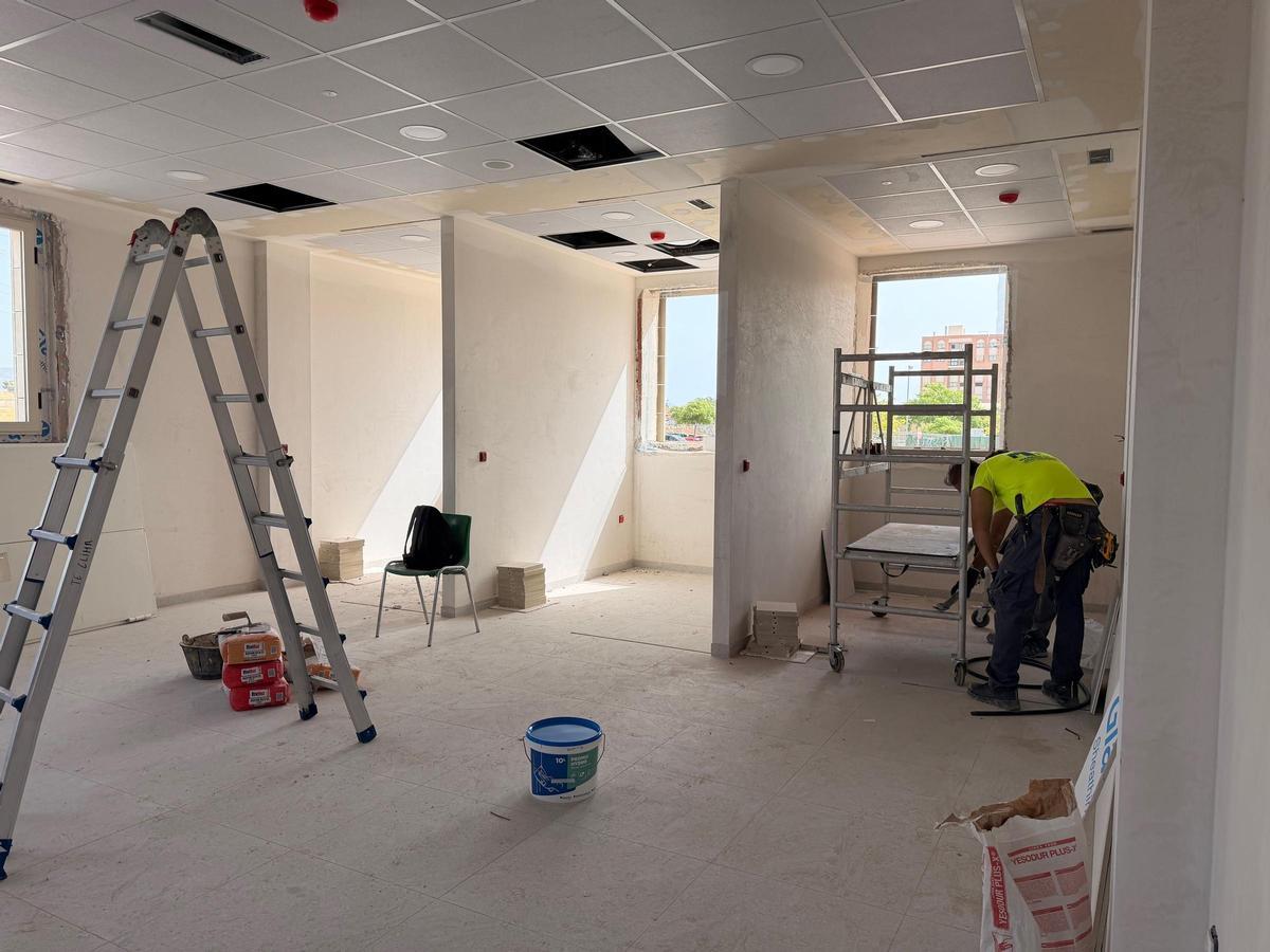 Una de las nuevas instancias del Centro de Salud San Vicente del Raspeig 1, en reformas.