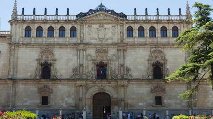 Fachada de la Universidad de Alcalá de Henares.