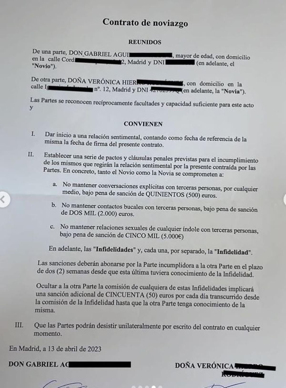 Contrato firmado por la pareja