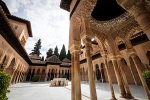 Panorámica del Patio de los Leones, en la Alhambra.