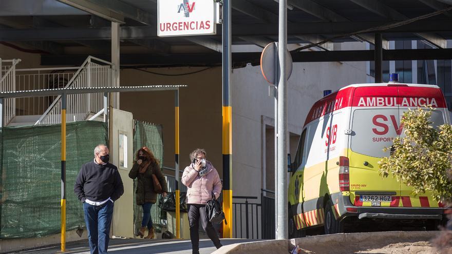 Un agricultor resulta herido en Monforte al volcar su tractor