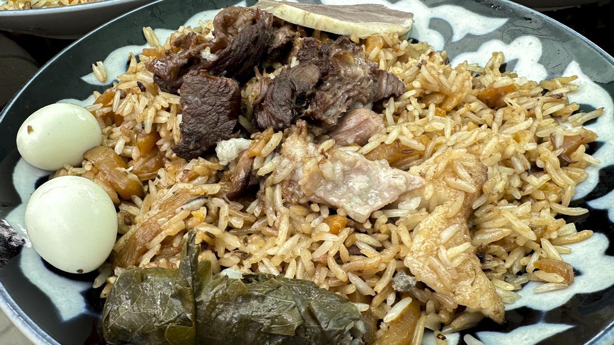 Un plato de 'plov', el arroz sin el que no pueden vivir los uzbekos.