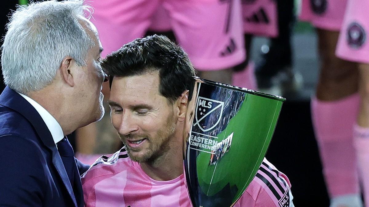 Jorge Mas, con Leo Messi