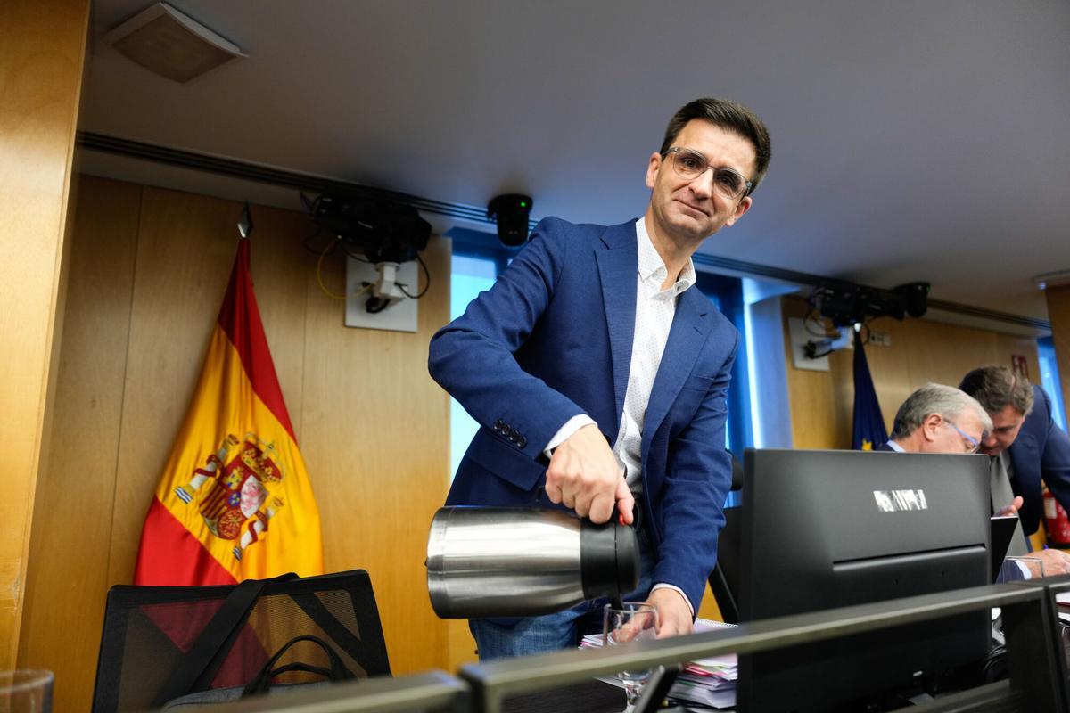 El presidente de RTVE, José Pablo López Sánchez, este jueves en el Congreso.