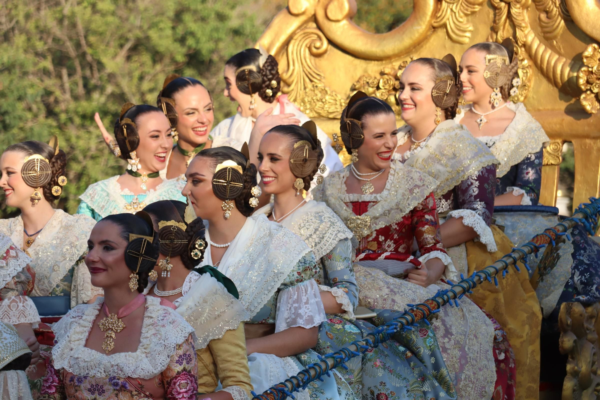 Las candidatas a Fallera Mayor de València 2026 se estrenan en la Batalla de Flores