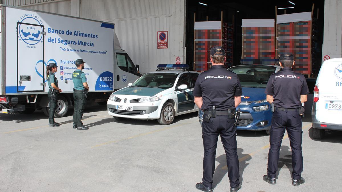 La Policía y la Guardia Civil en el Banco de Alimentos del Segura-Murcia