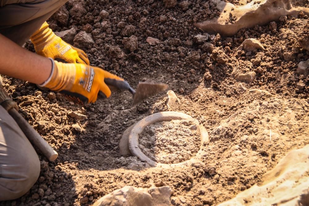 Excavaciones en el Cabeçó de Mariola