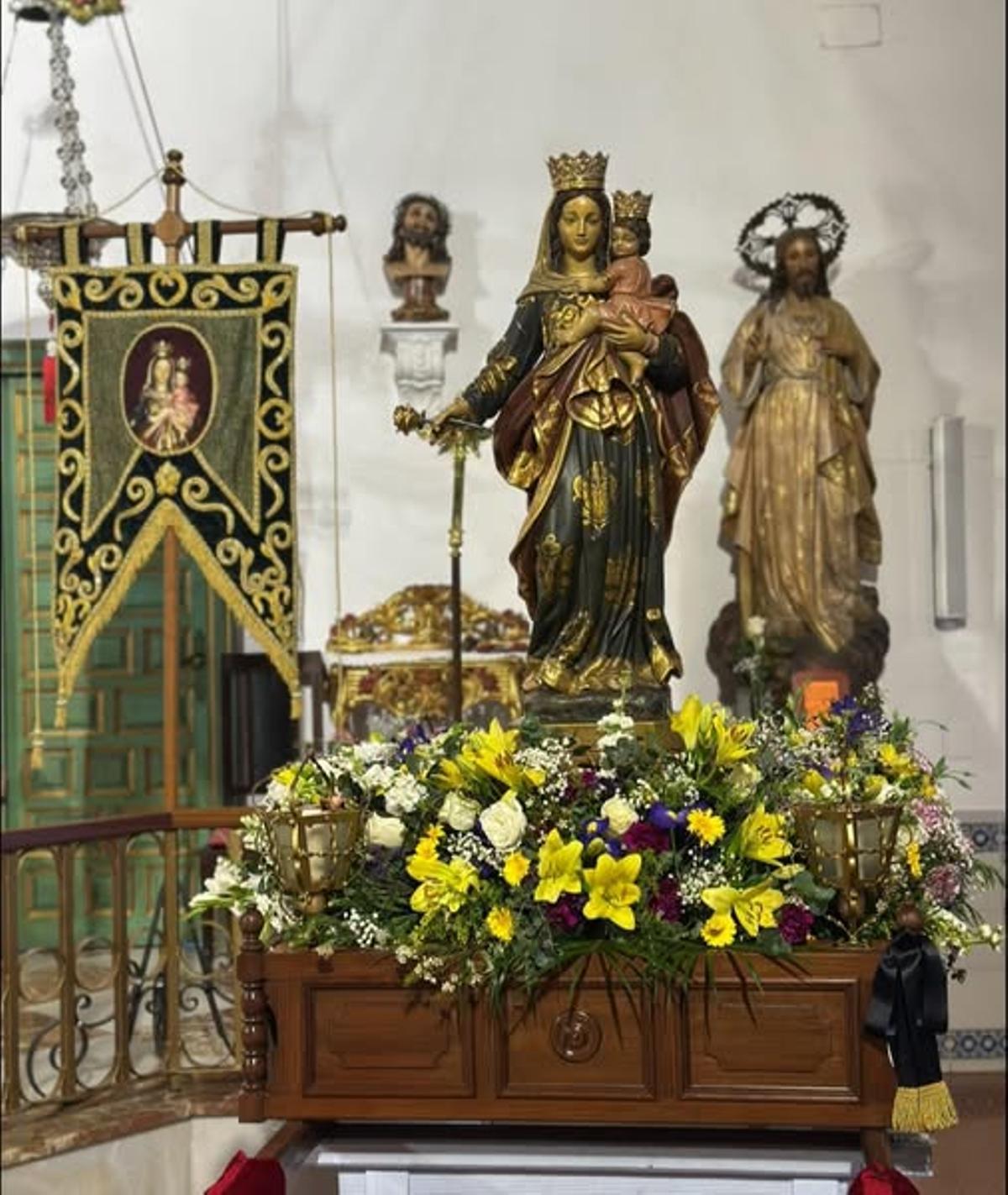 El paso de la Virgen de los Milagros.
