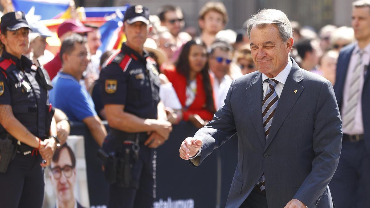 El expresidente catalán, Artur Mas, a su llegada a la toma de posesión del presidente electo de la Generalitat, Salvador Illa