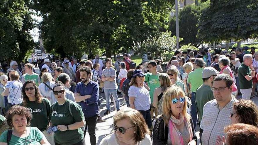 Los manifestantes, antes de comenzar la marcha.