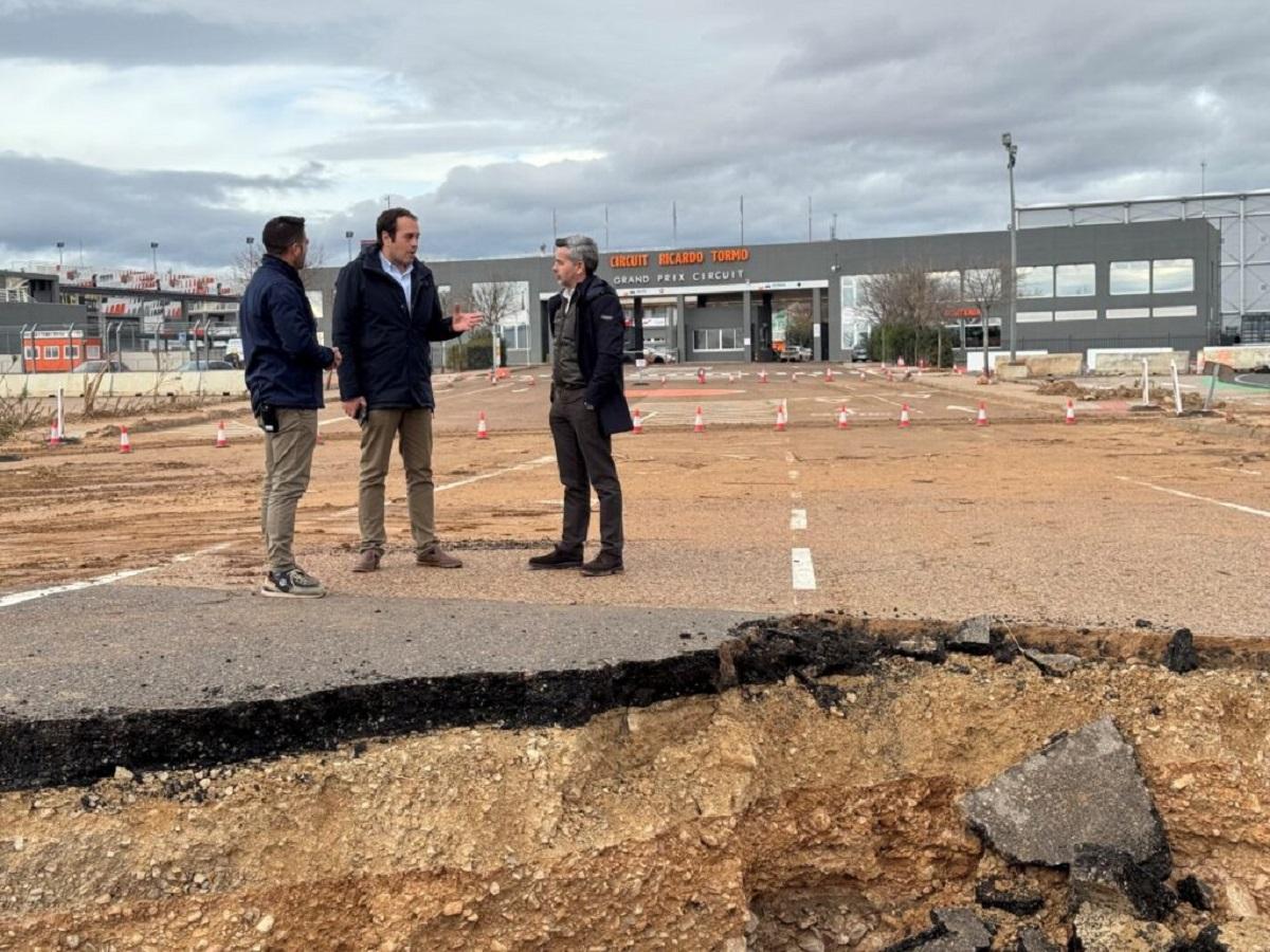 El alcalde José Morell en una visita a las obras de los accesos del Circuit Ricardo Tormo en enero de 2025.