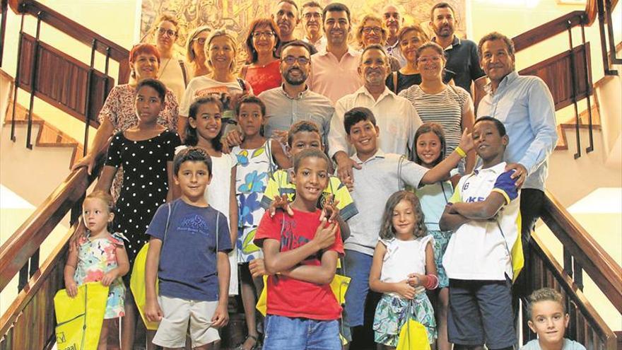 Ocho niños saharauis, de vacaciones en la ciudad