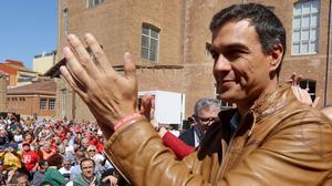 El candidat a liderar el PSOE Pedro Sánchez ha defensat avui a Barcelona que Catalunya sigui reconeguda com a nació dins d’una Espanya nació de nacions, a l’estimar que serà l’única via per superar el greu conflicte territorial, i ha admès sentir-se identificat amb la proposta federalista del PSC.