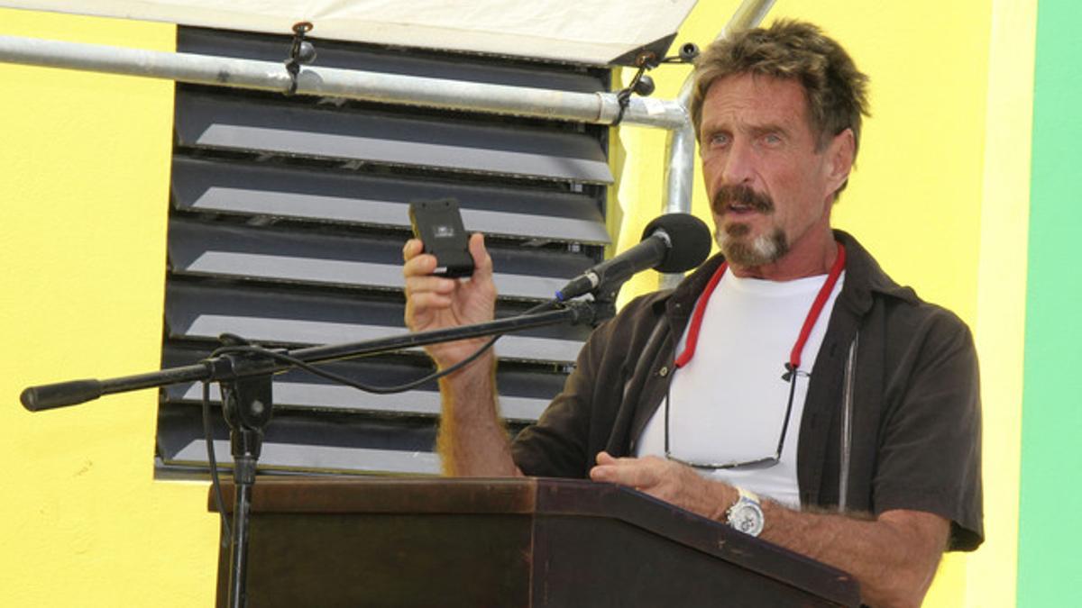 Imagen del pasado agosto de John McAfee, en Belice.