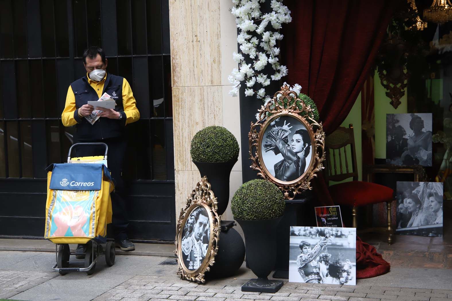 Primer concurso de cruces de mayo para escaparates