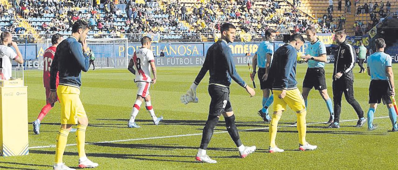 Imagen de los prolegómenos del Villarreal-Rayo, el último partido en casa a las 14.00 horas (12 de diciembre).