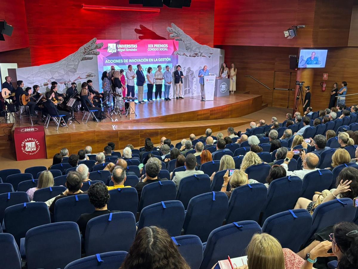 El rector puso en valor la investigación y la transferencia como dos de los rasgos diferenciales de la UMH