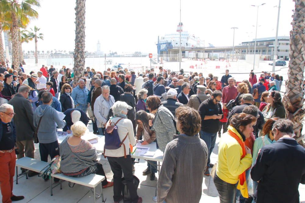 Concentración en contra del rascacielos del Puerto