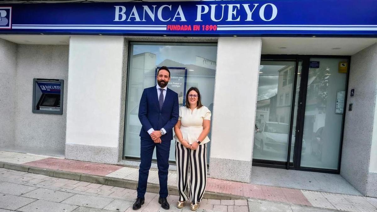 Apertura de la nueva oficina de Banca Pueyo en Torreorgaz.
