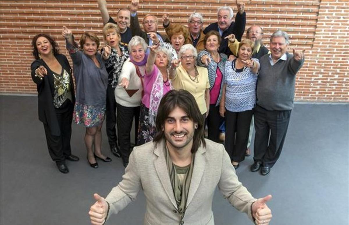 Melendi, amb els seus alumnes de ’Generación Rock’. Melendi, amb els seus alumnes de ’Generación Rock’.