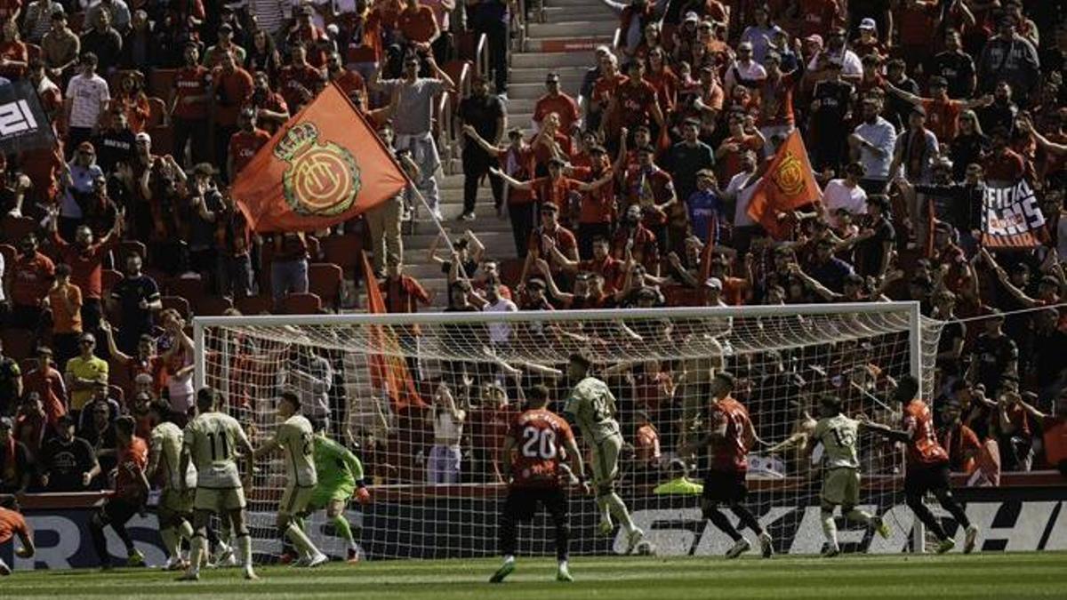 Afición del Mallorca durante un partido de Liga.