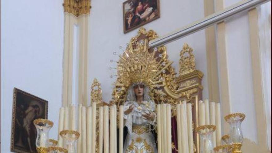 Imagen del trono de la Virgen de la Caridad antes de su salida.