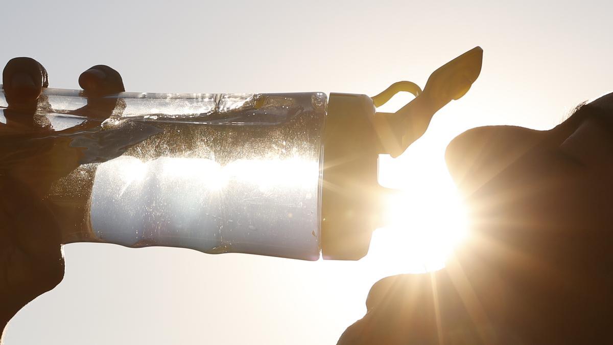 La Agencia Estatal de Meteorología (Aemet) prevé para hoy domingo temperaturas elevadas en la mayor parte del país