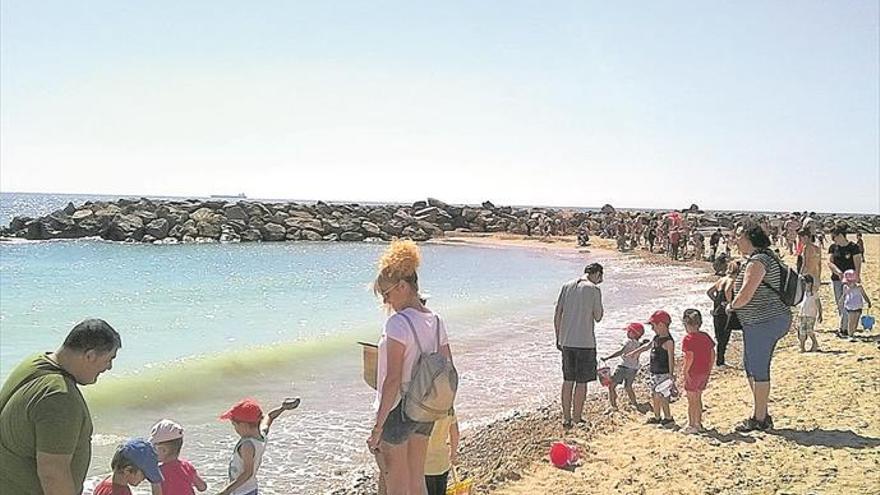 Almassora inicia las actividades en la playa con talleres
