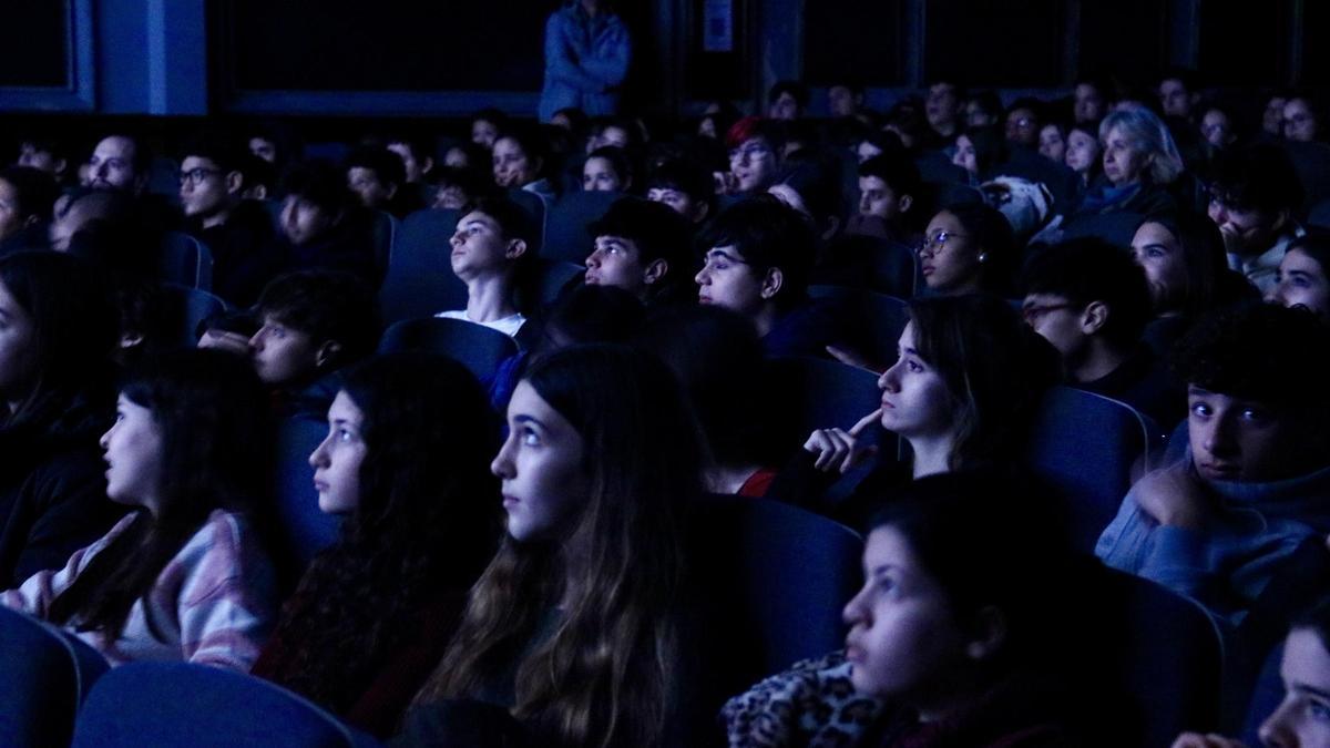 Alumnos de secundaria en la primera sesión del festival Sex Education Film