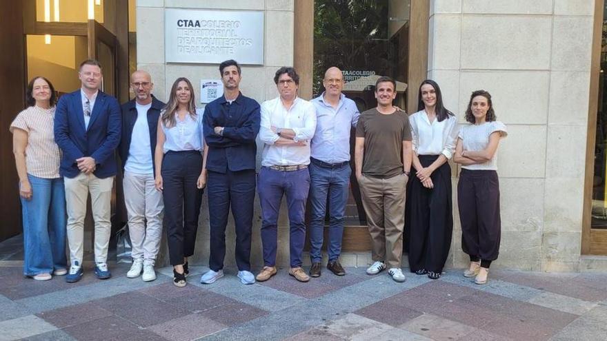 Carlos Sánchez y su junta asumen las riendas del Colegio de Arquitectos de Alicante
