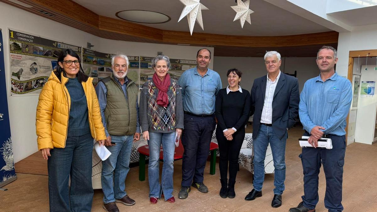 Acto de presentación del proyecto presidido por el presidente del Cabildo de El Hierro, Alpidio Armas, segundo por la izquierda,