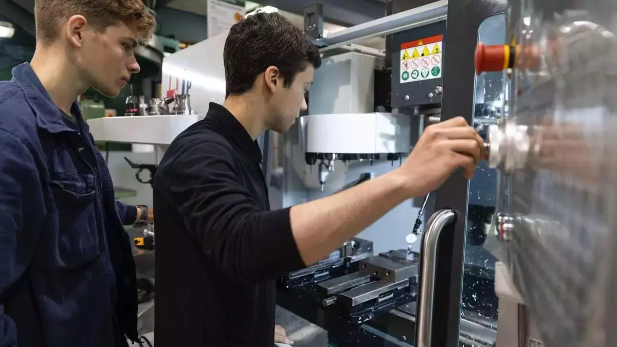 La FP se convierte en la vía más directa al empleo que demandan las empresas