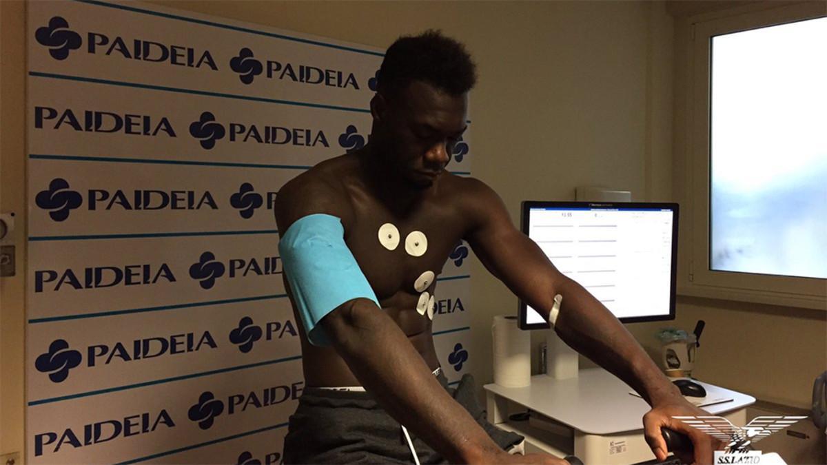 Felipe Caicedo, durante la revisión médica con la Lazio