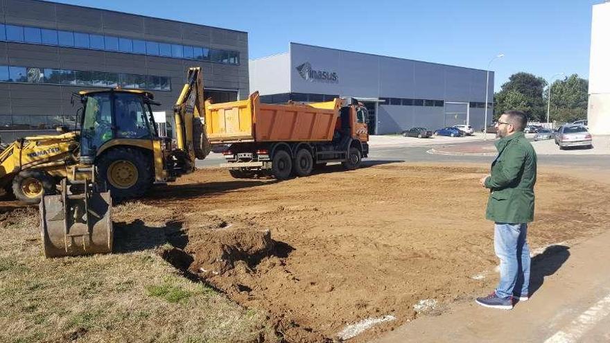 Vilariño supervisó los trabajos en Lalín 2000, que comenzaron ayer.