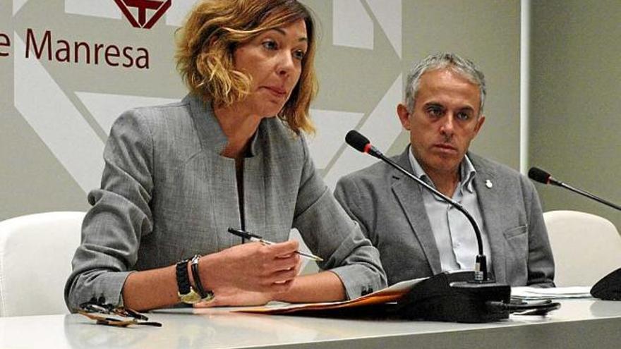 Els regidors Caus i Torras, donant explicacions sobre el cas, dimarts